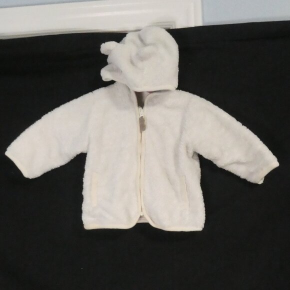 H&M | 4-6 months | White Fuzzy Fleece Zip-Up Hoodie With Ears - Picture 1 of 13